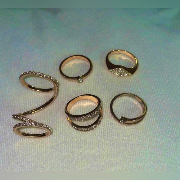 NWOT SET OF TORRID RINGS - Picture 1 of 2